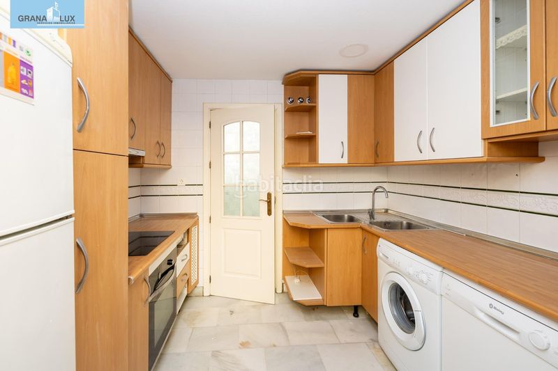 Foto 85ef630a-ec0e-4f2d-afe0-353040558b4c. Casa adossada amb aparcament a Poniente Armilla