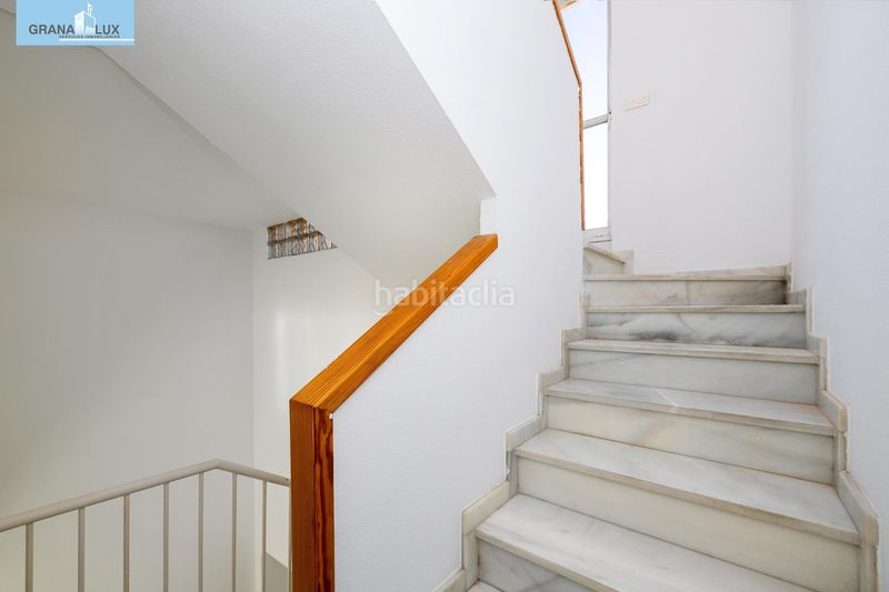 Foto a42e5aa7-df5c-48d4-93c4-3e4dee620d2b. Casa adossada amb aparcament a Poniente Armilla