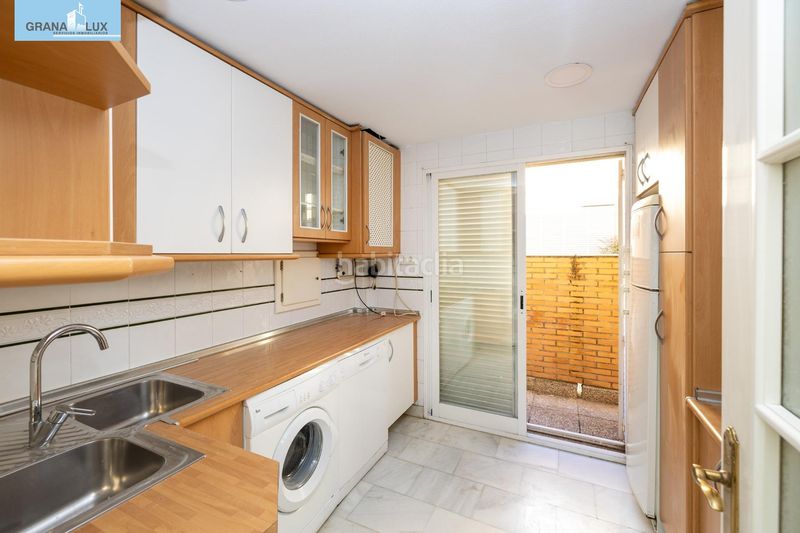 Foto a736df32-950b-4270-888b-247129b1de54. Casa adossada amb aparcament a Poniente Armilla