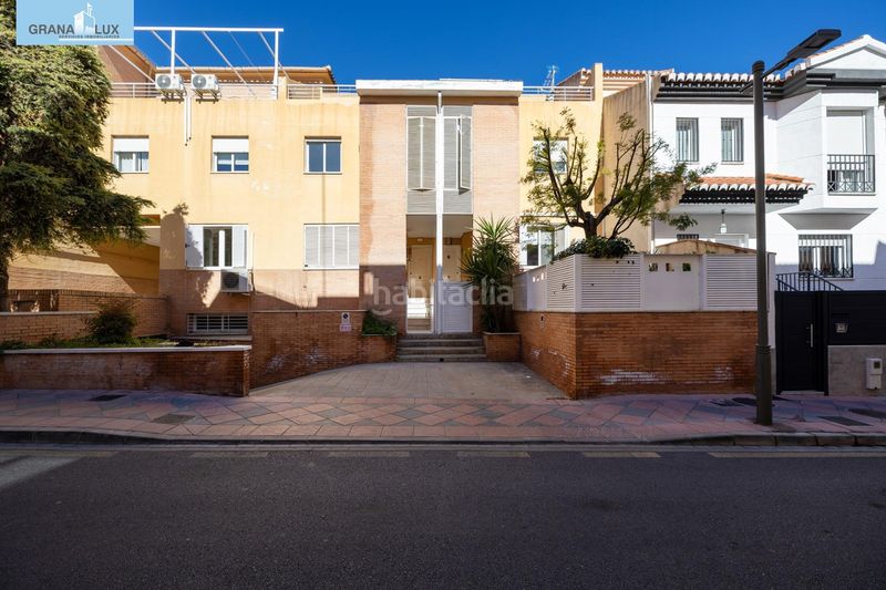 Foto d127e9e9-7c58-4364-9321-a1d8b0711d77. Casa adossada amb aparcament a Poniente Armilla