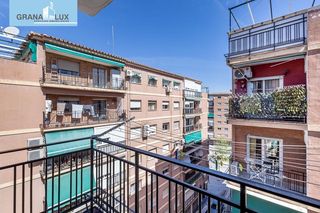 Pis a Calle CRUZ DE GRANADA