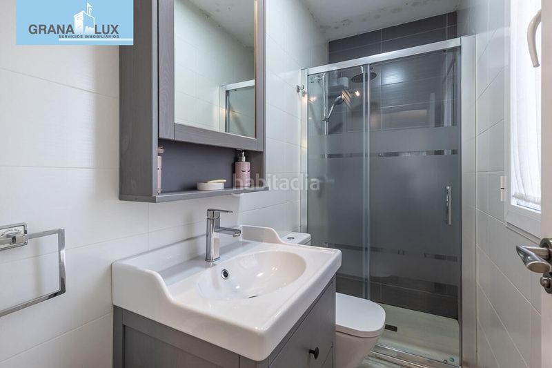 Foto 774558c3-5d92-46b6-9f56-025a3ae53440. Casa aparellada amb aparcament a Atarfe