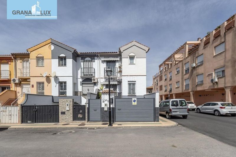 Foto 9a9aae89-0ba3-416b-8dbc-0744925fb725. Casa aparellada amb aparcament a Atarfe