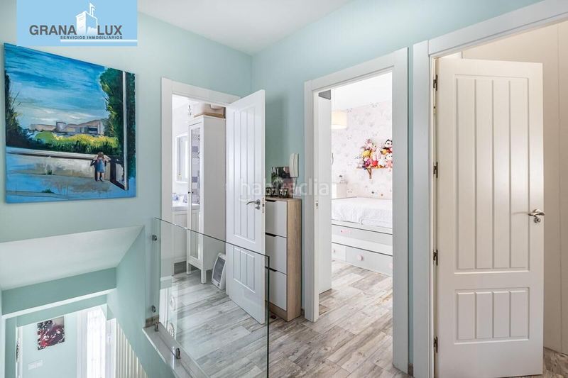 Foto a1927a68-6221-42f1-8fe8-606482d23565. Casa aparellada amb aparcament a Atarfe