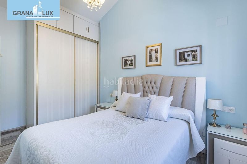 Foto b0df755f-7646-4d1e-94a9-18ce5aed4360. Casa aparellada amb aparcament a Atarfe