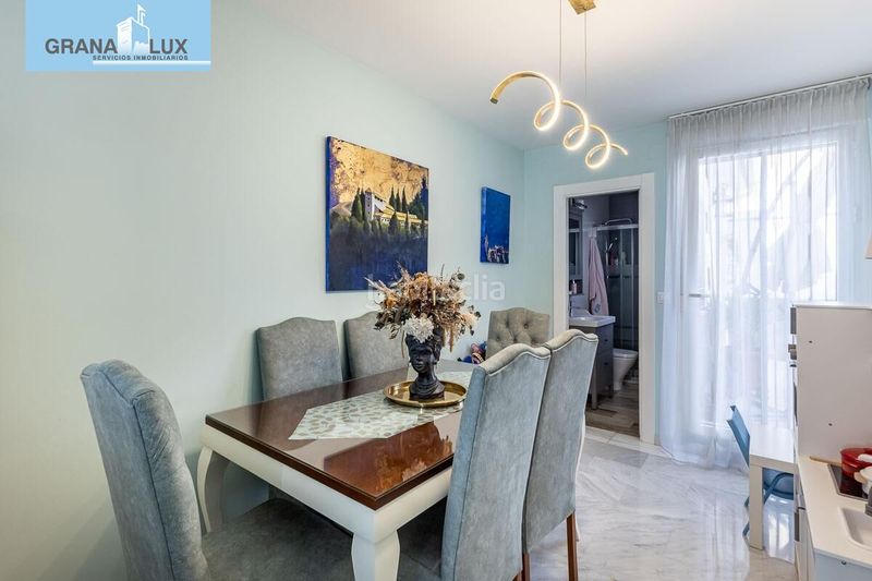 Foto cfd65e12-ed3e-4725-aef1-069698df664b. Casa aparellada amb aparcament a Atarfe