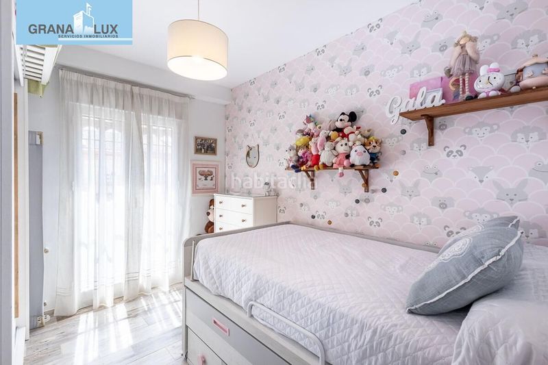 Foto e5104354-1ca2-45d6-bb3e-79420d8f9b45. Casa aparellada amb aparcament a Atarfe