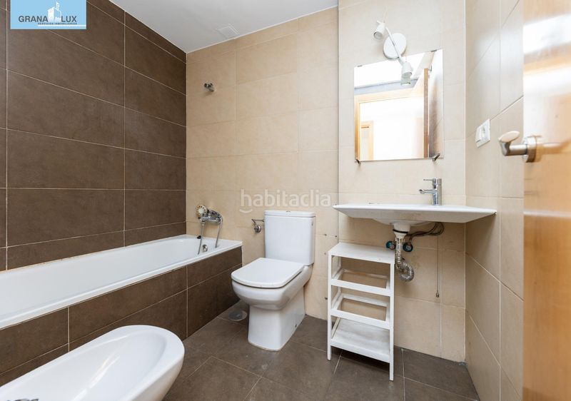 Foto 0015a6ab-24b3-4bc1-bc95-7d98140b5c4e. Pis amb aparcament a Monachil pueblo Monachil