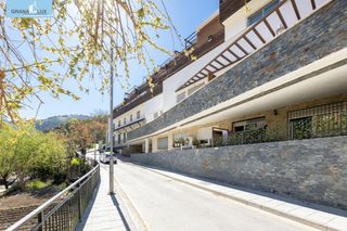 Appartamento  Calle huenes. Luminoso piso con terraza y vistas a la montaña en monachil.