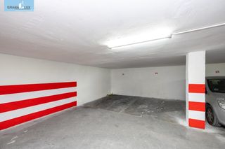 Parking coche  Calle de la cruz. Se venden dos plazas de garaje para coche pequeño junto plaza gr