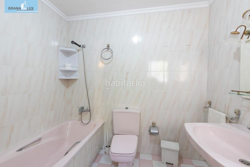 Foto c3d11dd9-53a1-4baf-b6f8-333b7b7b8e35. Casa amb aparcament a San Miguel Armilla
