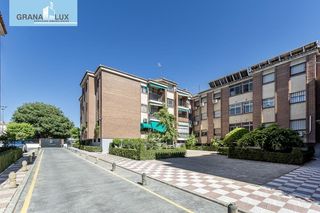 Flat  Avenida de juan pablo ii. Traumatología zona. piso 4 dormitorios, 2 baños. calefacción cen