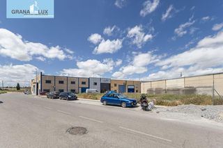 Solar industrial  Paseo de las andás. Gran parcela en esquina con 965 m2 y 70 metros de facahada, en l