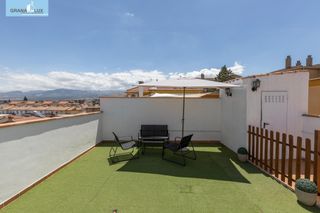 Dachwohnung  Enrique morales. Ático con gran terraza y garaje en el centro de alhendín  luz, v