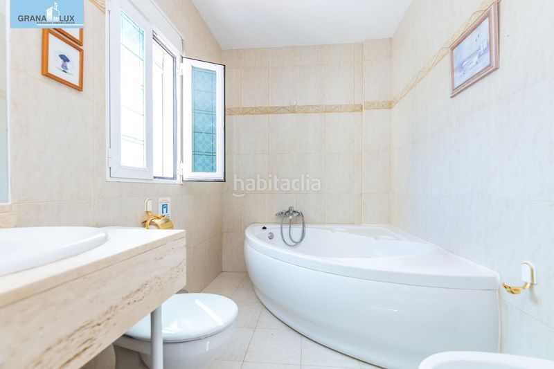 Foto f7b6a155-9d2d-45f6-a819-5bee6b7eaf96. Xalet amb calefacció aparcament piscina a Barrio de la Vega Monachil
