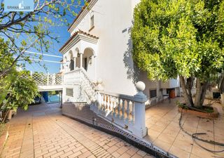 Reihenhaus  Calle mimbres  ur.monteluz. Estupenda vivienda unifamiliar pareada en monteluz peligros