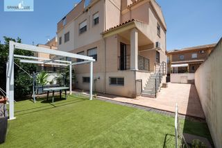 Casa aparellada a Calle Creta