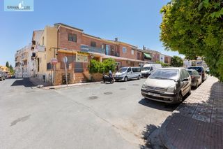 Casa adossada  Calle de josé riquelme. Unifamiliar en la zubia
