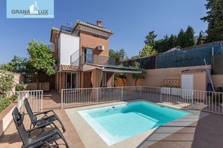 Casa  Calle de lima. Exclusivo chalet individual en huétor vega