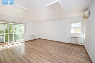 Pis  Camino de ronda. Gran piso en camino de ronda junto a calle recogidas con 212m2 c