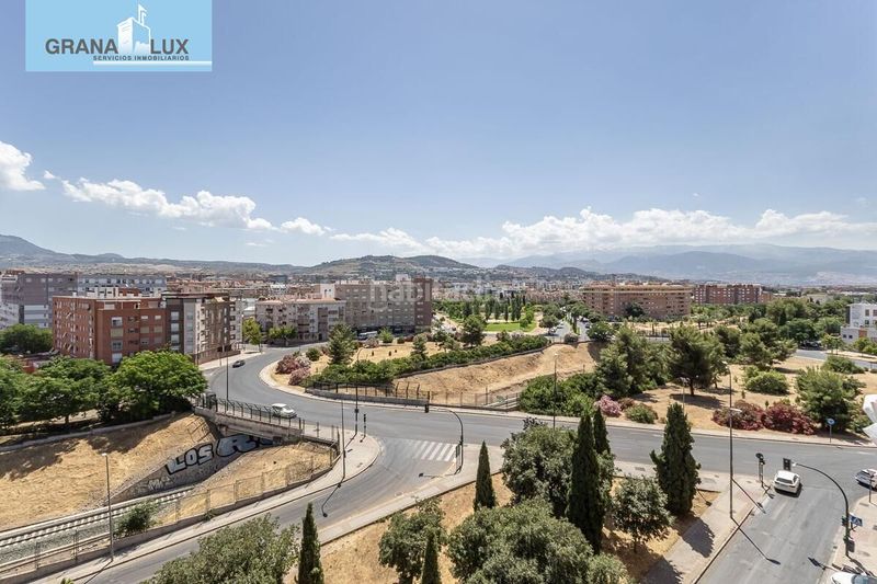 Foto e4a2f559-4c2d-4dd1-871d-acccffbcaa94. Pis amb calefacció aparcament piscina a Camino de los Neveros - Serrallo Granada