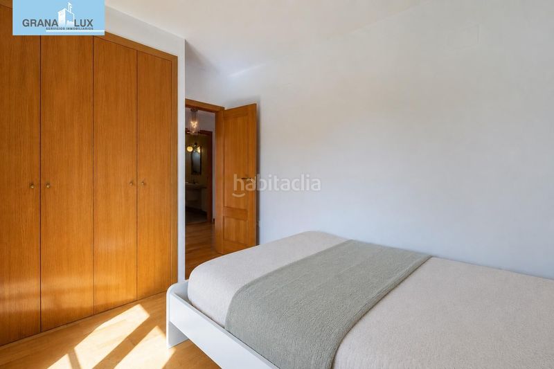 Foto e48d005a-d4f9-4deb-b636-fa19ec7b8ae3. Casa aparellada amb calefacció aparcament a Jun