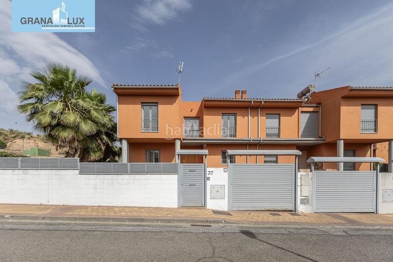 Foto e5ec7881-553b-4aec-b0b1-8972d7c1cbe9. Casa aparellada amb calefacció aparcament a Jun