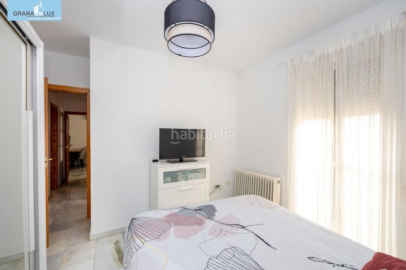 Foto d90875c4-523d-4c62-8ddd-89f71dcfa6c2. Piso  2 dormitorios, garaje y ascensor a la entrada de la zubia, junto ayuntamiento. perfecto estado en Zubia (La)