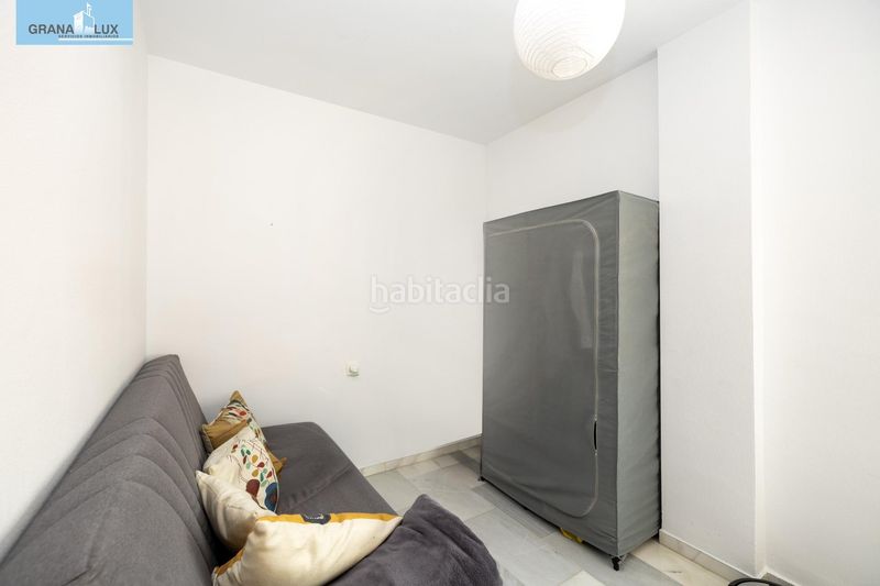 Foto f5a3b837-dfd8-47f9-984f-096f4ebd2b96. Piso  2 dormitorios, garaje y ascensor a la entrada de la zubia, junto ayuntamiento. perfecto estado en Zubia (La)
