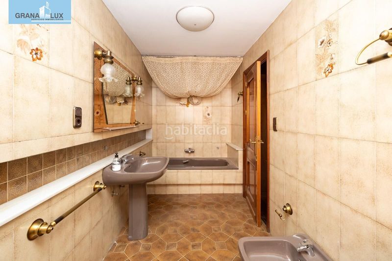 Foto f796c1f1-7c12-45b6-8d1d-8de03f9cd6ec. Pis amb calefacció aparcament a San Matías - Realejo Granada