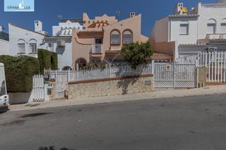 Semi detached house  Calle del mirador de la solana. Tu nuevo hogar en huétor vega amplitud, tranquilidad y unas vist