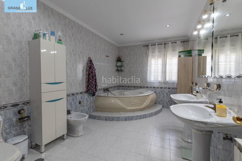 Foto 335388b6-0604-4cd1-bb6e-86181a196153. Casa amb calefacció aparcament a Láchar