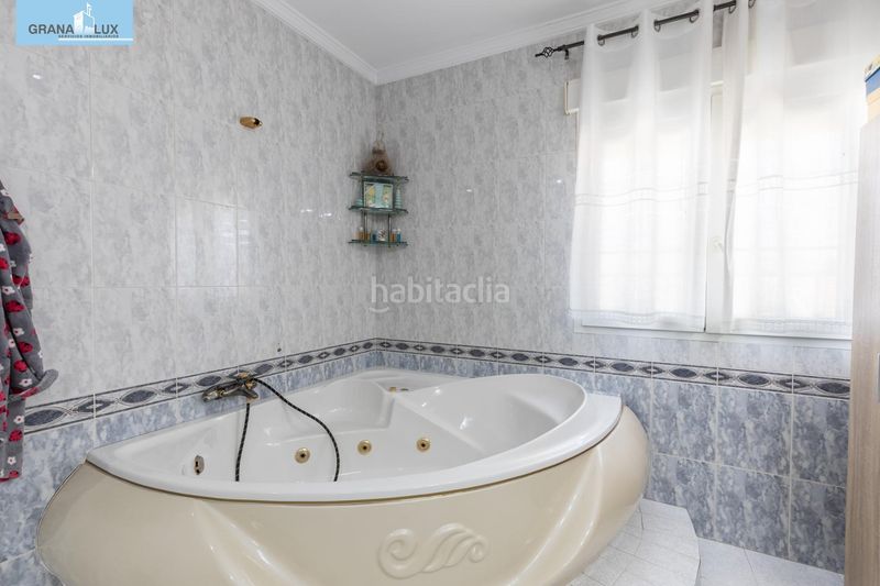 Foto aabb87d4-1cde-4ddf-89bf-f23799224a7b. Casa amb calefacció aparcament a Láchar
