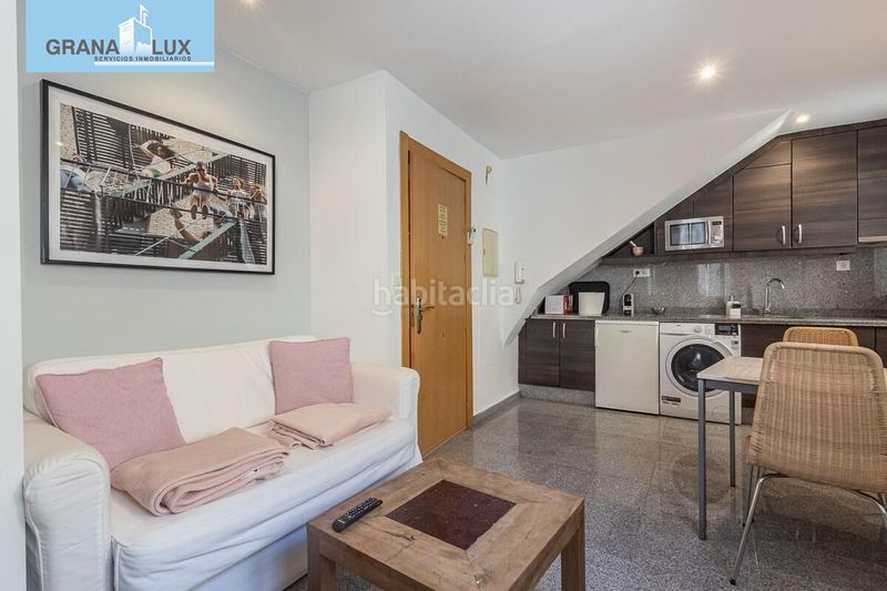 Foto 98f4f042-e637-4215-9010-e48aa4f0cc10. Edifici a Dílar