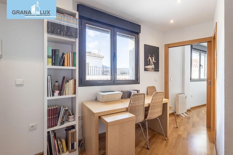 Foto f9fffebf-6fc6-4b97-b4b5-ebce36366004. Edifici a Dílar