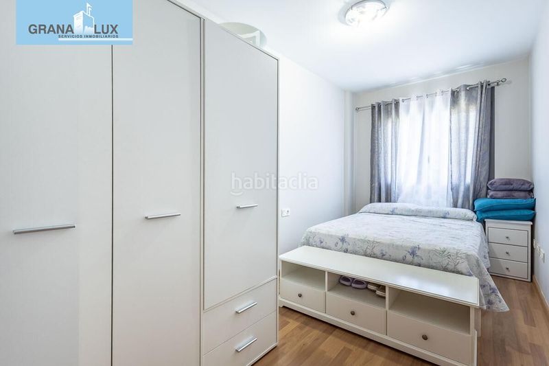 Foto 4afbb910-d431-4e87-bf15-fe48173d6a9b. Piso exclusiva vivienda en residencial Parque Lagos en Granada