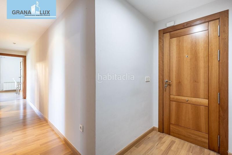 Foto 4be753cd-ebe5-4ef5-b155-488c5b04abb0. Piso exclusiva vivienda en residencial Parque Lagos en Granada
