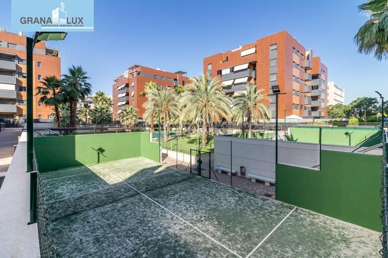 Foto 64ee2aad-f20e-4bc8-aad0-54db355c4724. Piso exclusiva vivienda en residencial Parque Lagos en Granada