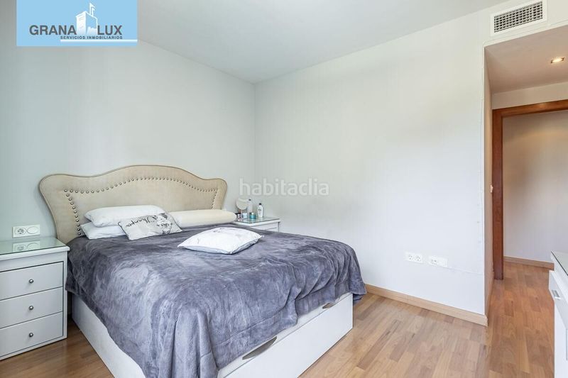 Foto a65c6ae8-6480-4526-9130-9ebef169a6ef. Piso exclusiva vivienda en residencial Parque Lagos en Granada