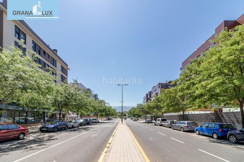 Foto eac5f070-1ab9-4858-8a57-d35a0ab2eb46. Piso exclusiva vivienda en residencial Parque Lagos en Granada