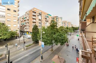 Pis  Calle infanta beatriz. Gran piso en pleno centro de granada