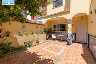 Casa a schiera  Calle de la virgen de loreto. Vivienda adosada con patio, terraza y garaje en armilla