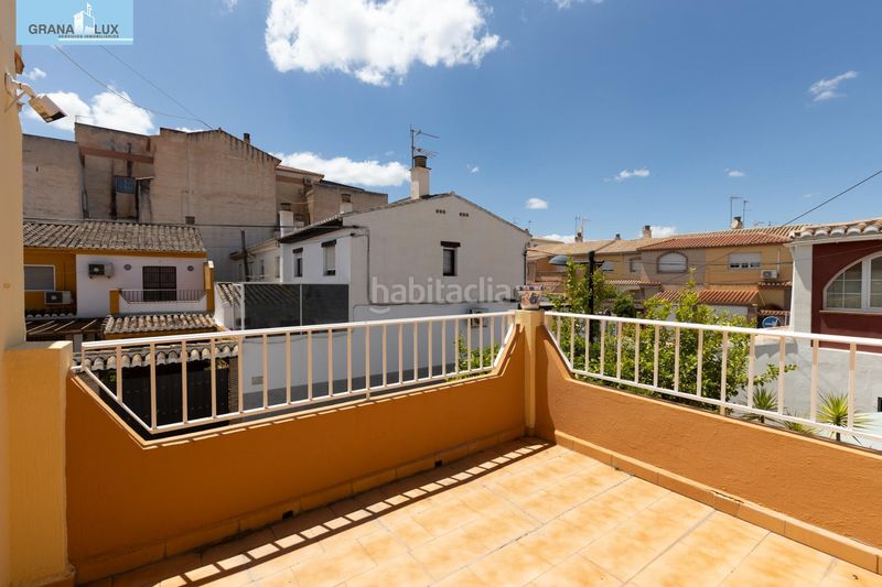 Foto d05c7061-73eb-4875-b7ef-bbe7d3cadc9b. Casa adossada amb calefacció aparcament a Avda. De los Ogíjares Armilla