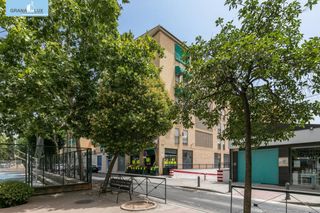 Pis a Calle circunvalación de la encina 14. Piso en esquina circunvalación la encina  frente parque