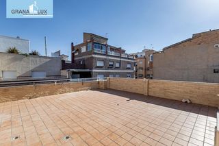 Duplex  Calle del marqués de mondéjar. Ático dúplex junto alhamar con 2 garajes y 2 trasteros