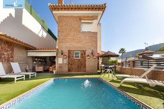 Chalet  45 calle la iruela. Magnífica casa para invertir puesto que tiene licencia turística