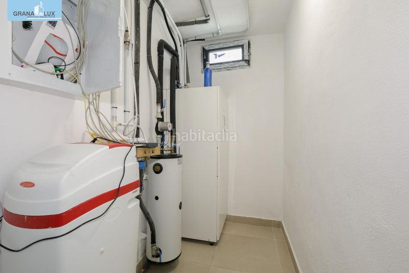 Foto 43306f61-7b82-4348-ace5-73a6df62edc8. Xalet amb calefacció aparcament piscina a Dílar