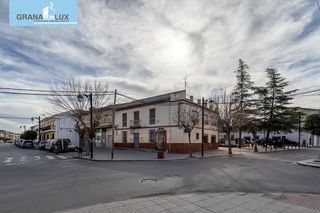 Casa  Calle de lópez de los ríos. Edificio con vivienda y bar restaurante en cijuela.