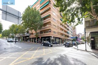 Flat  Calle doctor adelardo mora. Amplío piso junto a avda constitución con cochera