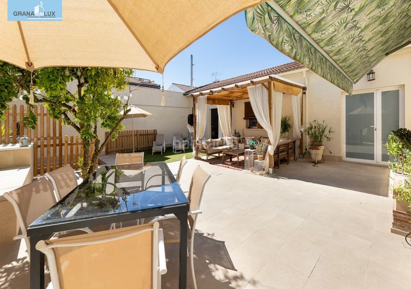 Foto 4f9f1a9a-d7b5-4850-862a-07626d4d6188. Casa amb aparcament a Albolote